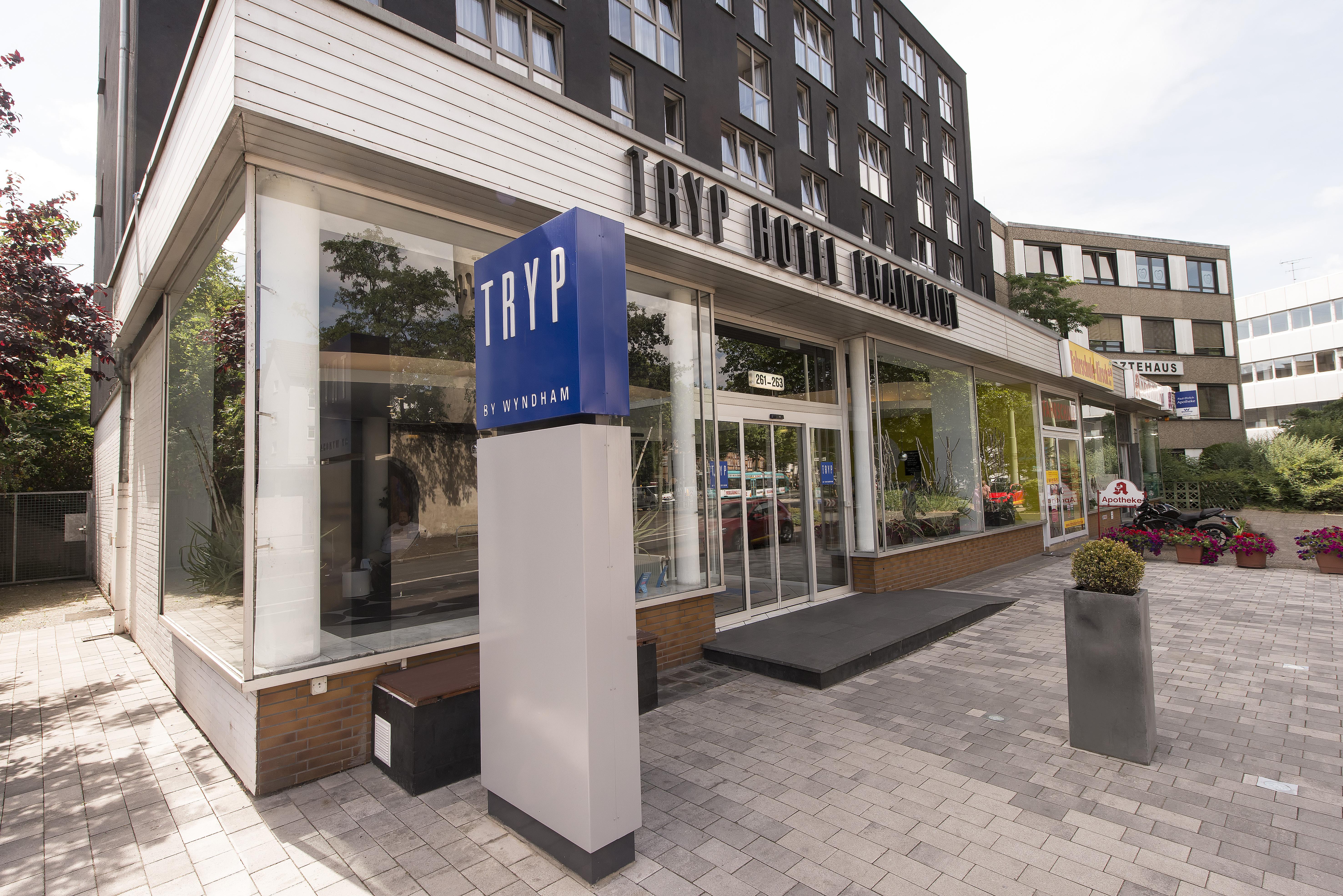 Отель Tryp By Wyndham Frankfurt Франкфурт-на-Майне Экстерьер фото