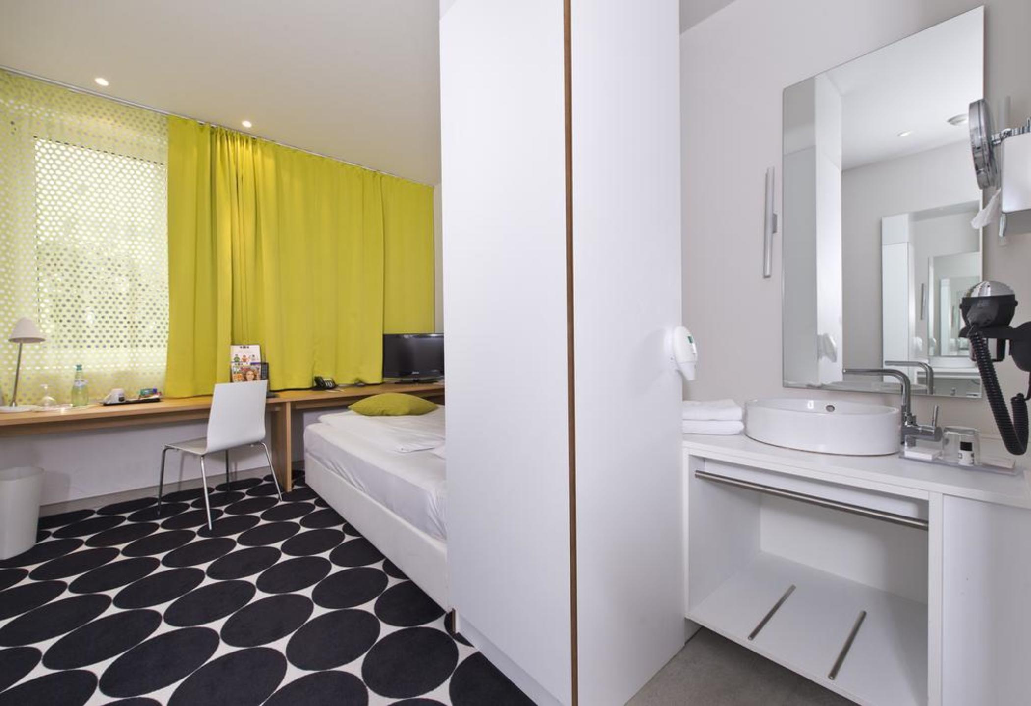 Отель Tryp By Wyndham Frankfurt Франкфурт-на-Майне Номер фото