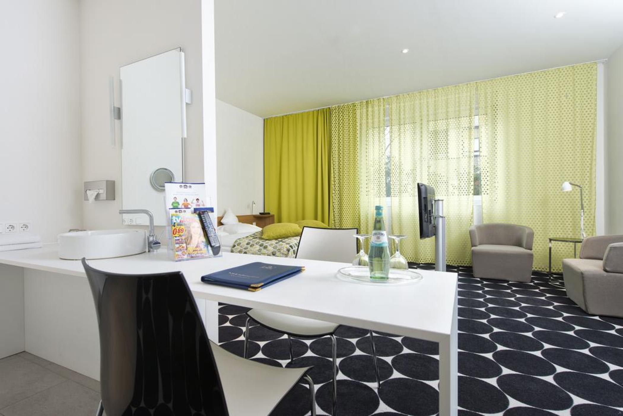 Отель Tryp By Wyndham Frankfurt Франкфурт-на-Майне Номер фото