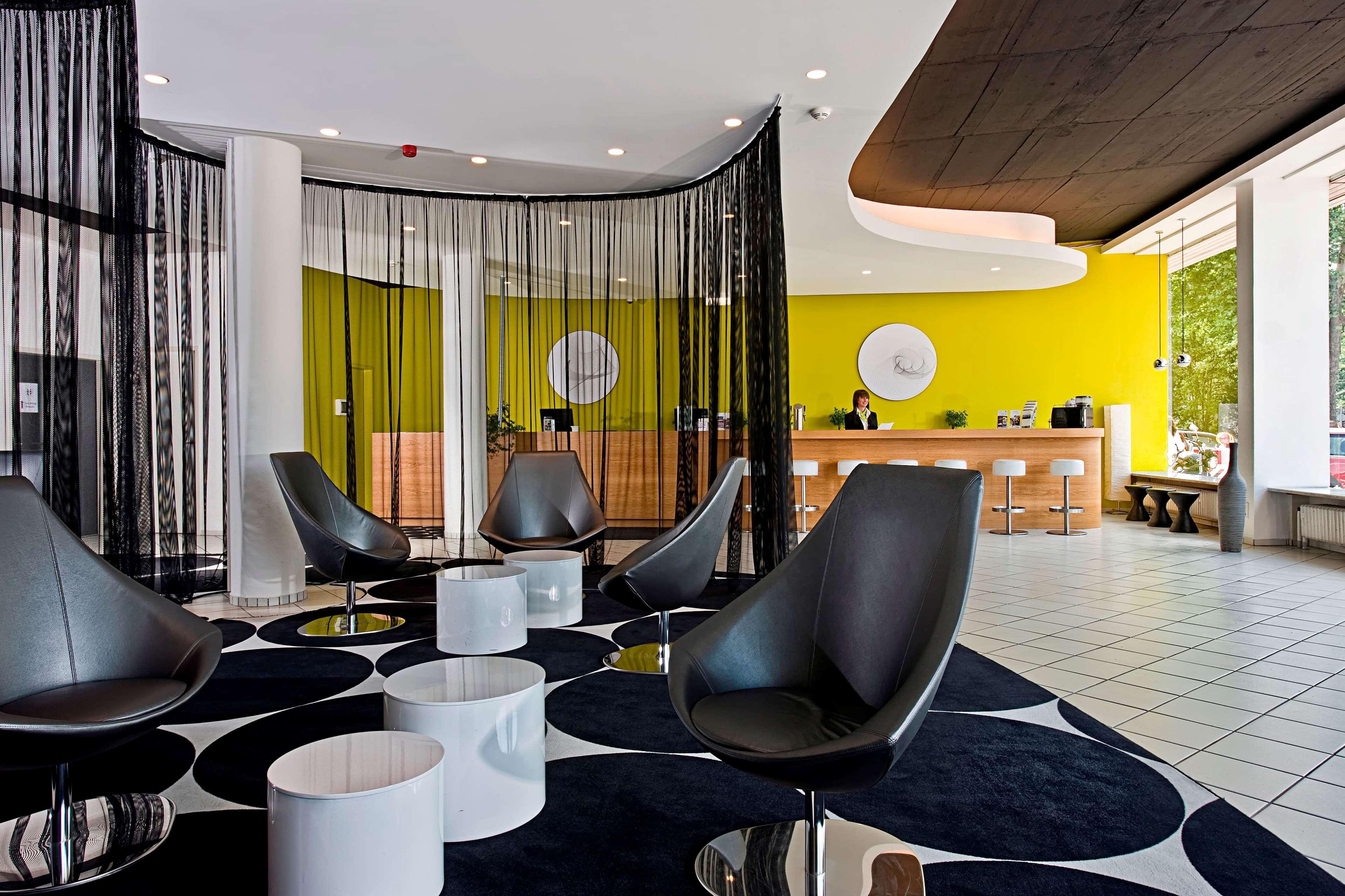 Отель Tryp By Wyndham Frankfurt Франкфурт-на-Майне Экстерьер фото
