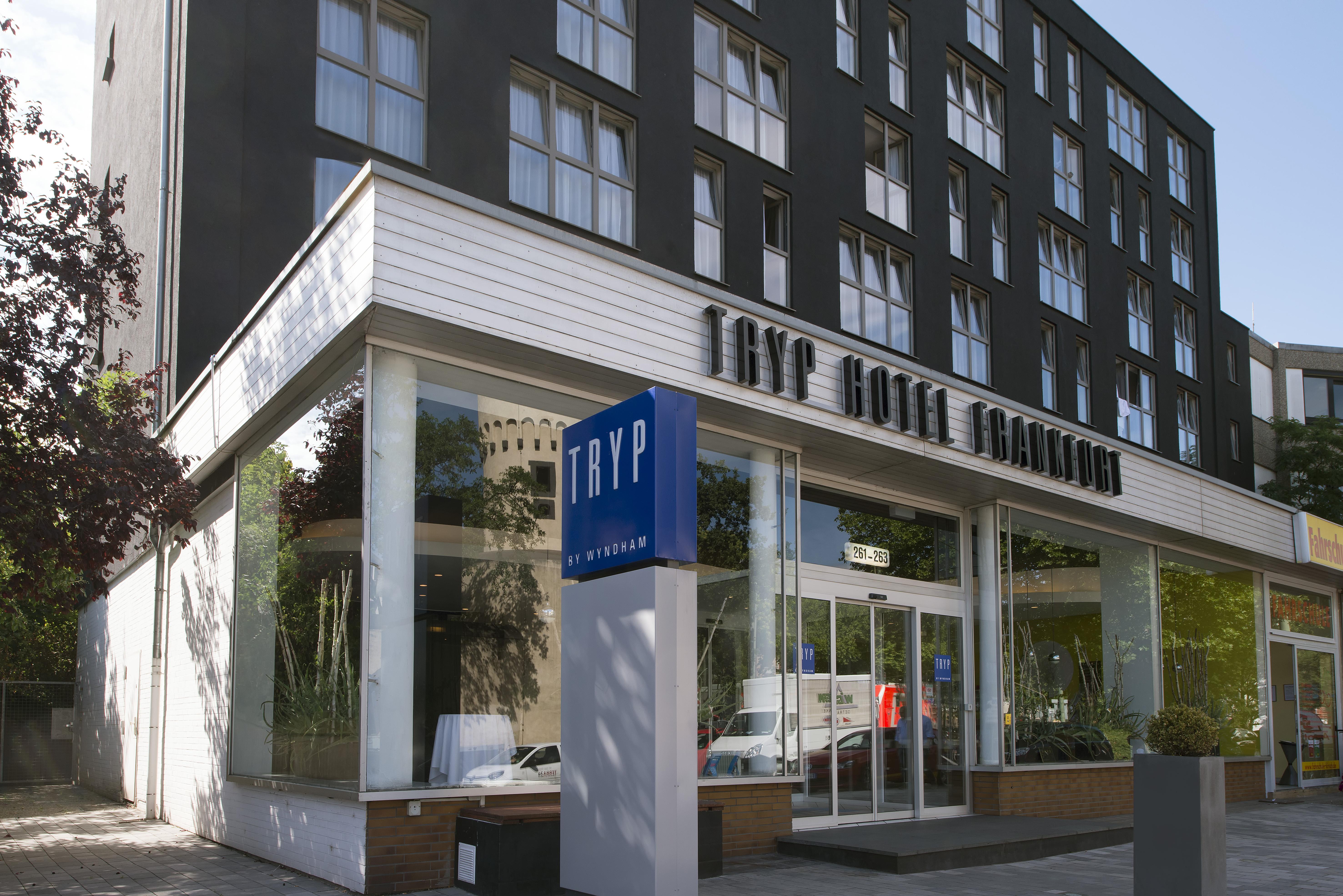 Отель Tryp By Wyndham Frankfurt Франкфурт-на-Майне Экстерьер фото