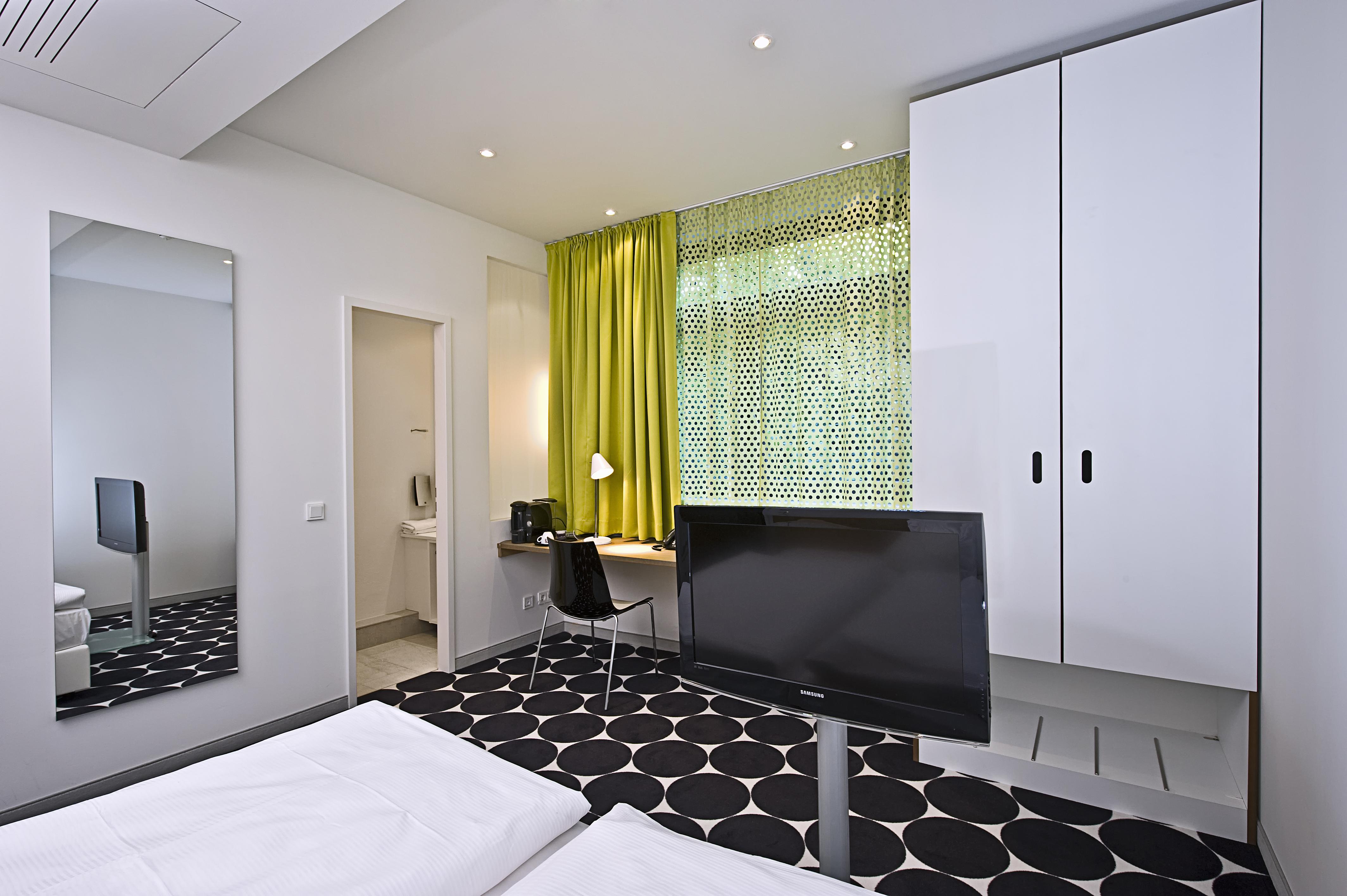 Отель Tryp By Wyndham Frankfurt Франкфурт-на-Майне Экстерьер фото