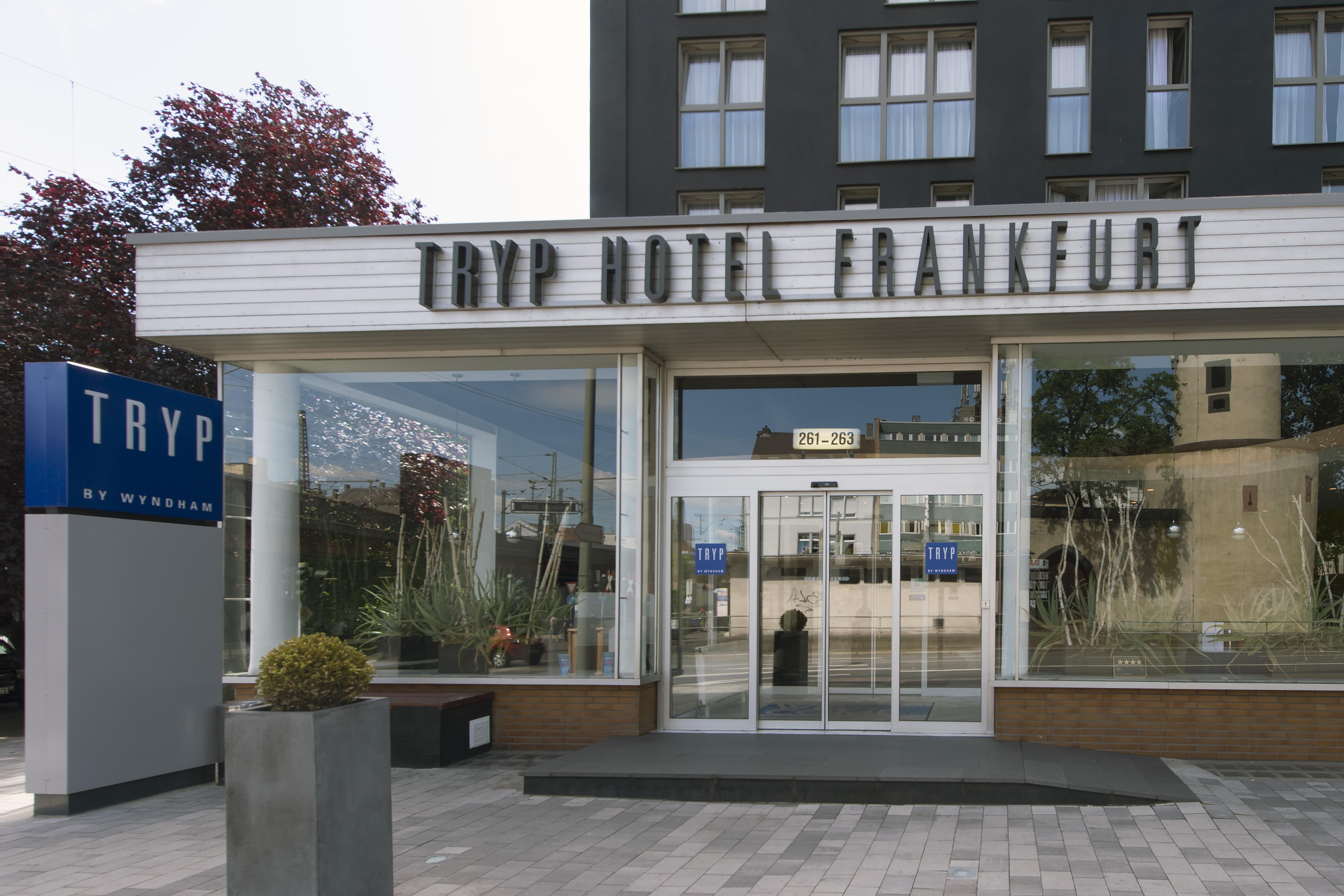 Отель Tryp By Wyndham Frankfurt Франкфурт-на-Майне Экстерьер фото