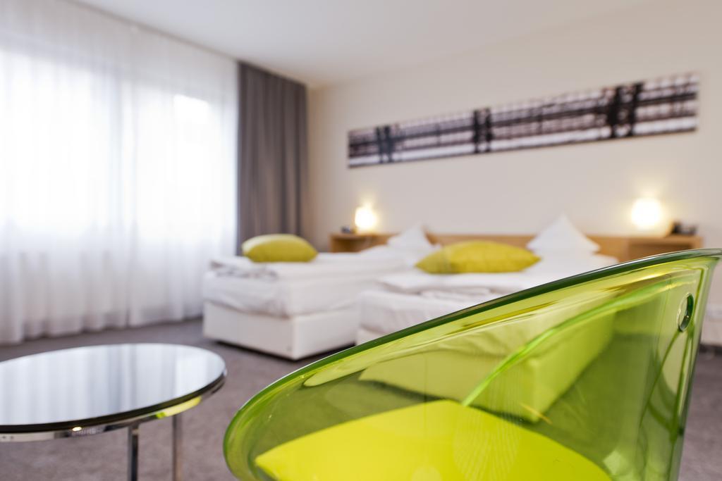 Отель Tryp By Wyndham Frankfurt Франкфурт-на-Майне Номер фото